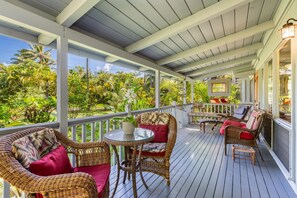 Lanai off living area