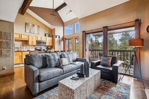 Living Room, 4 O'Clock Lodge A16, Breckenridge Vacation Rental
