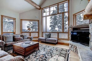 Living Room - Dunkin Hill Lodge - Breckenridge Vacation Rental
