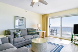 Destin Towers 92 - Living Area