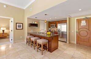 Enjoy a full modern kitchen with stainless Bosch appliances
                
