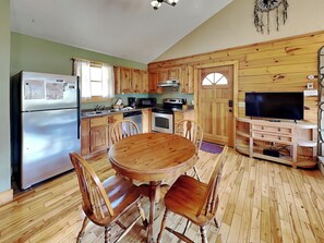 Dining Area - Seating for Four