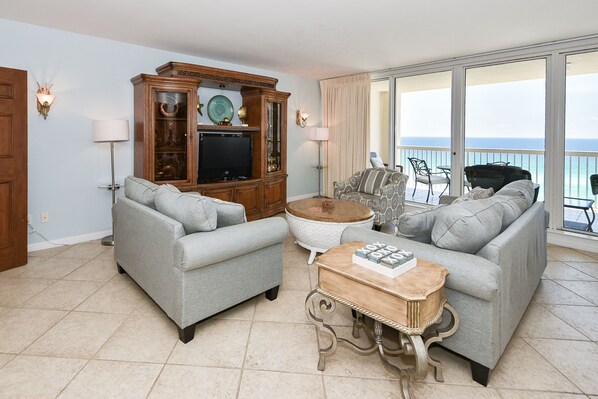 Silver Shells St. Maarten 908- Living Area
