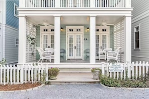 WELCOMING FURNISHED FRONT PORCH