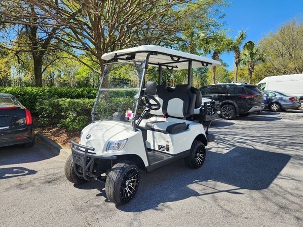 4-Seat Golf Cart