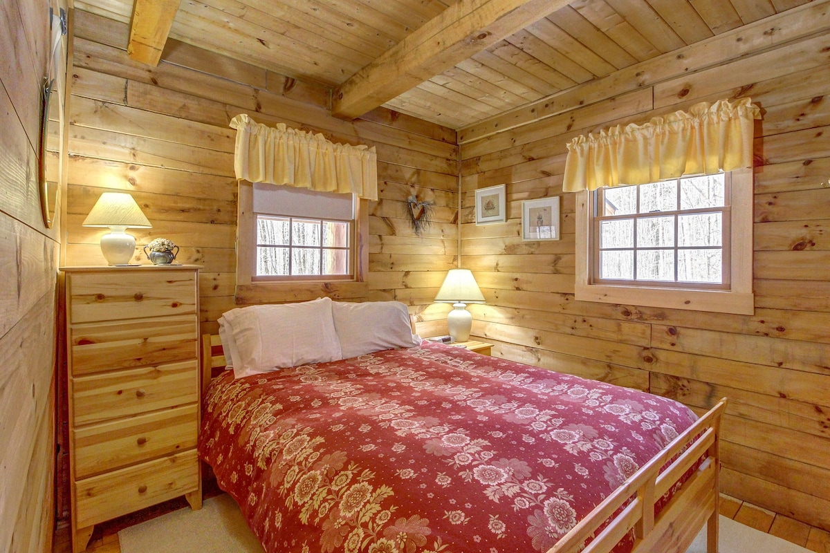 Log Home Perfect for a Family Getaway – Five Miles from Okemo Mountain Resort