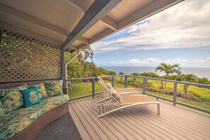 Sweeping Oceanfront Lanai Views