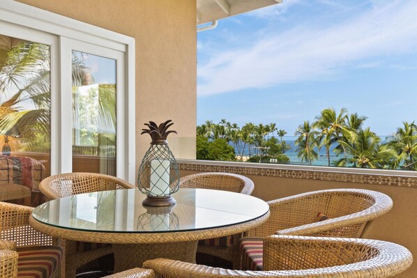 Spacious Lanai of this Kona Hawai'i vacation rental with seating.