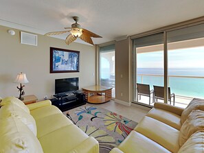 Living Area - TV + Gulf Views