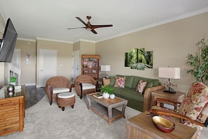 Poipu Sands 423 Living Room