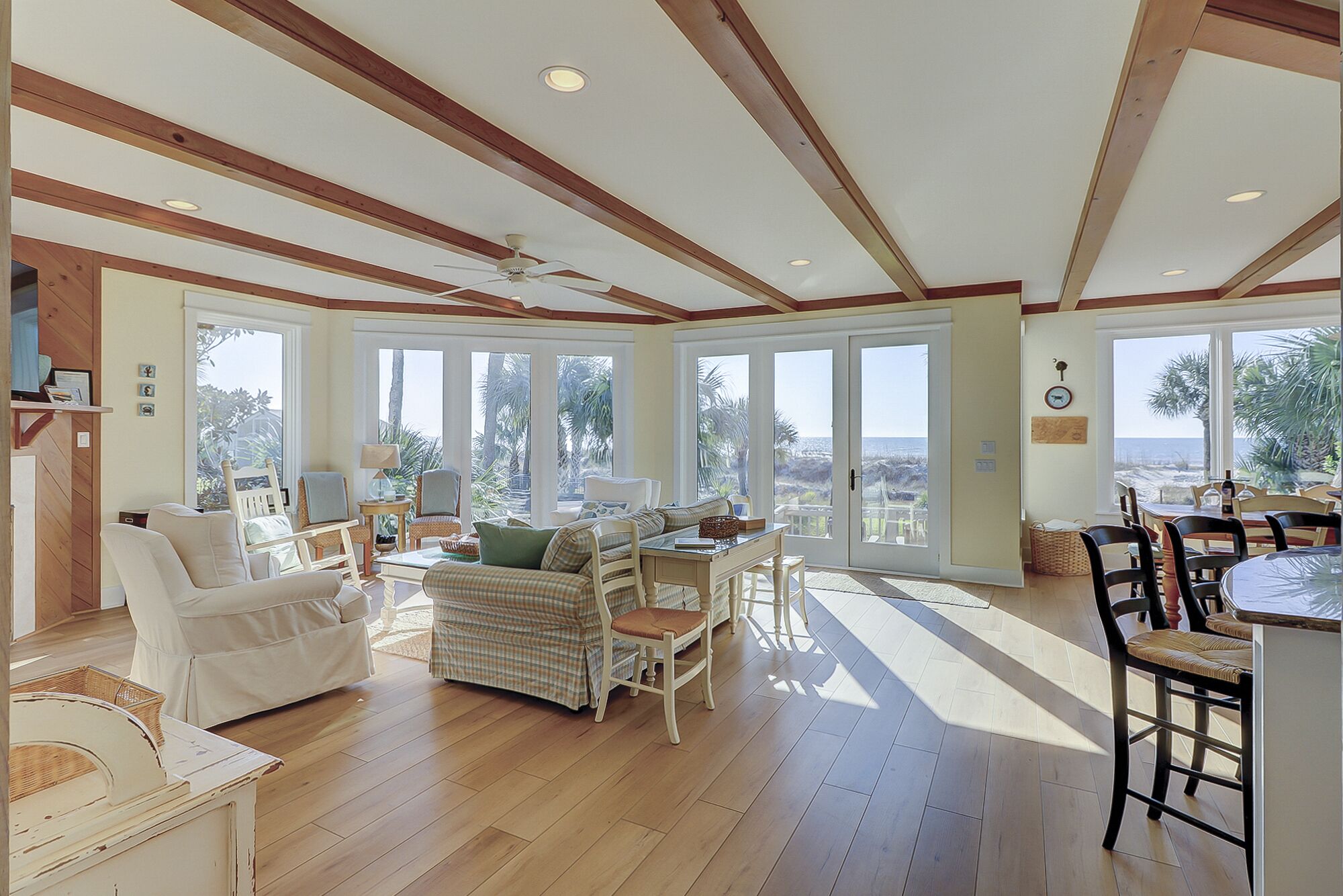 104 Oceanwood - Beautiful Oceanfront 4 Bedroom home w/ Hot 104 Oceanwood - Beautiful Oceanfront 4 Bedroom home w/ Hot