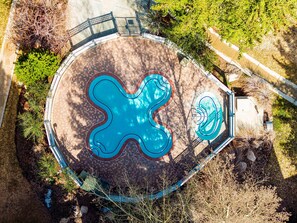 Community Pool & Hot Tub