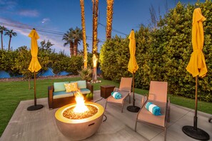 K0054 - Firepit Area Night