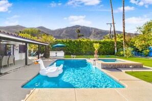 K0054 - Pool area Mountain Views