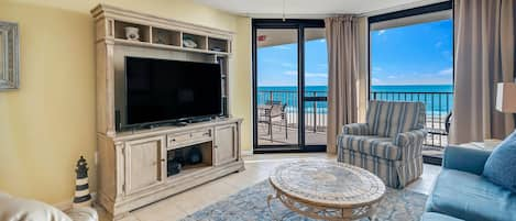 Spacious Living Room with a Sleeper Sofa and Fantastic View