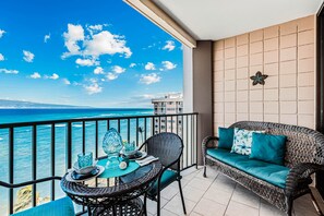 Additional seating available on the lanai