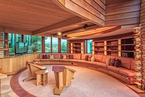 Frank Lloyd Wright Living Room