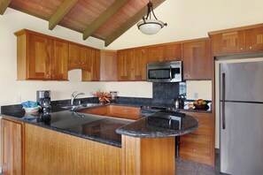 Kitchen - Kahala 632