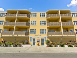 Sandpiper 203 Exterior View