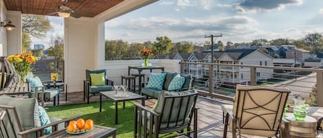 AMAZING Roof Deck Space