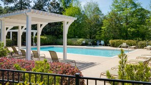 Laurel Grove Swimming Pool and Hot tub