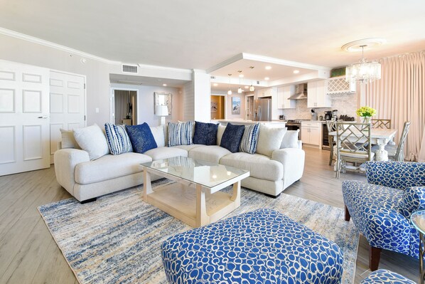 Silver Shells St. Maarten 1101 - Living Area into Kitchen
