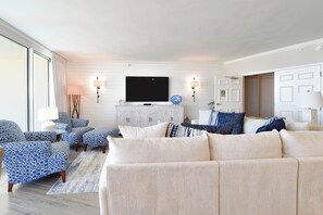 Silver Shells St. Maarten 1101 - Living Area with Plenty of Seating