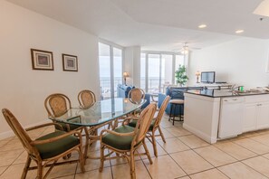 Dining - Lighthouse 304 - Gulf Shores AL