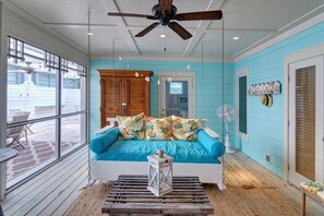 Porch swing