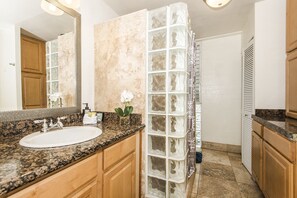 Well-Kept Bathroom with Shower and Lots of Cabinet Space