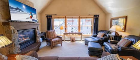 Fabulous ski vacation condo at Black Bear Lodge