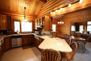 Kitchen & Dining area