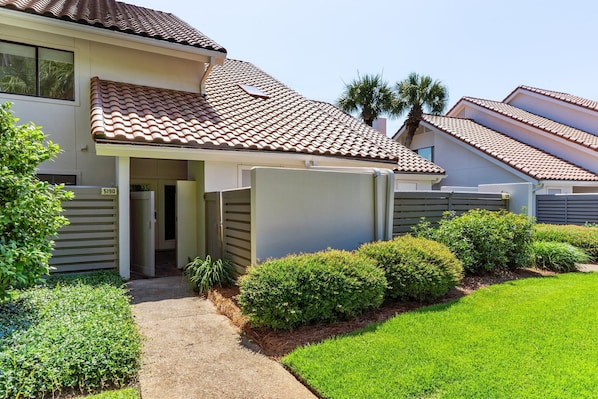 5190 Beachwalk
