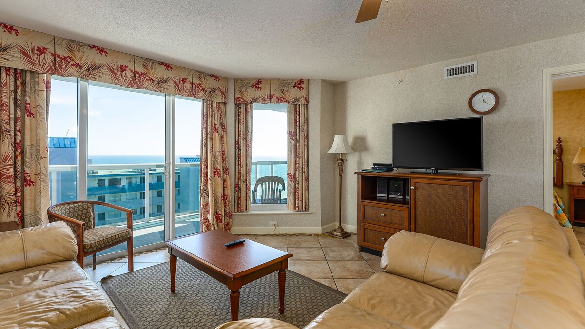 Spacious 2nd row condo with wonderful ocean view + Free Attraction Tickets!