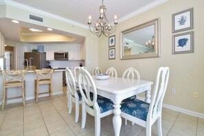 Silver Beach West 1604- Dining Area