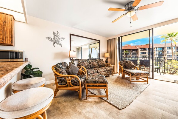Immerse yourself in the spirit of Hawaii with the unit's delightful Hawaiian-themed decor, creating a true island atmosphere.