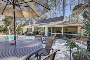 Outdoor Dining Area