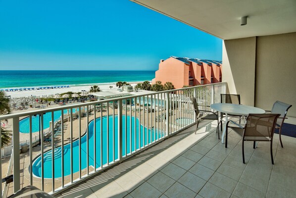 Spacious Balcony to Enjoy the Beautiful View