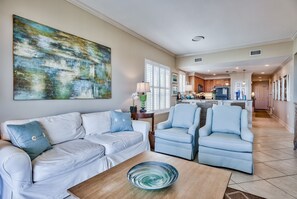 Living Room - Plenty of setting for the family!