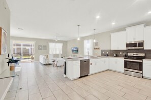 8946-titanium-way--davenport--fl-33896---04.jpg