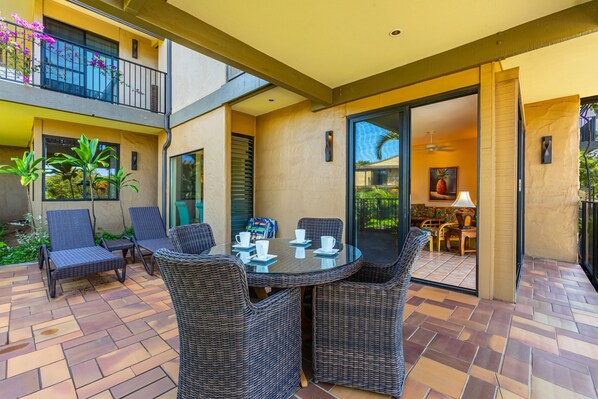 Outdoor dining