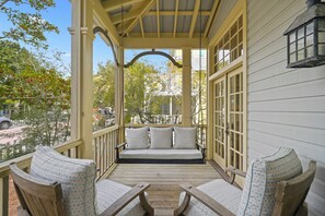 FURNISHED, PRIVATE, PORCHES AND THREE HOUSES FROM BEACH