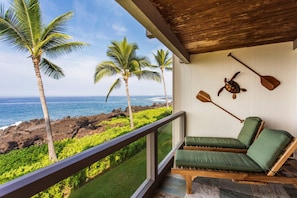 Comfortable Loungers on Ocean Front Lanai