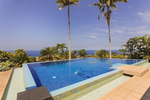 Private Infinity Pool