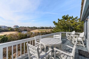 L10: Southern Reach | Top Level Sun Deck