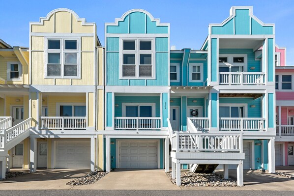 BB109: Bermuda Bay 109 | Front Exterior