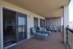 H202S: Heron Cove 202S | Balcony