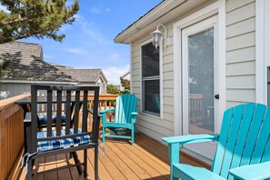 L23: On The Sunny Side | Top Level Sun Deck