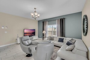 3133 Pequod Place (3).jpg