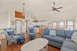 JR242: Flip Flop Inn | Top Level Living Area